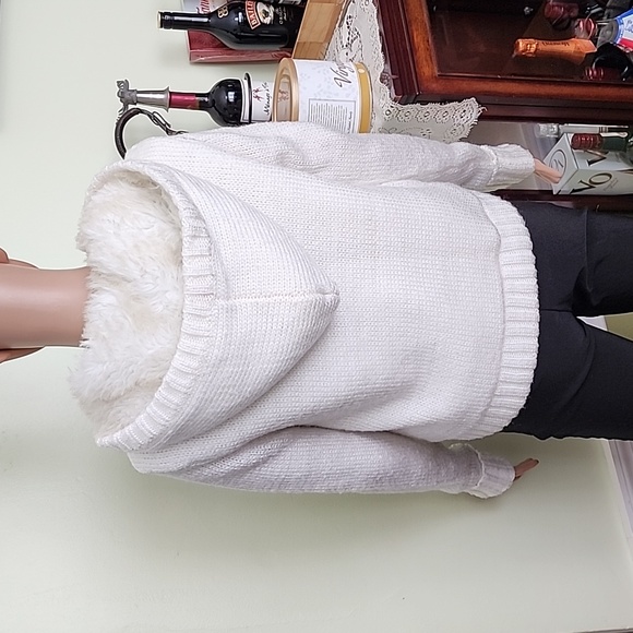 Sweater - Picture 5 of 10